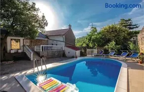 Amazing,full privacy holiday home with swimming pool l & hot tub - Image 4