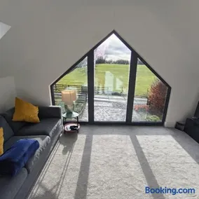 Close to Center Parcs Longford - Entire House - Image 3