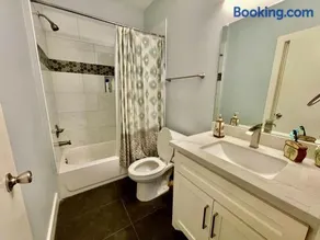 EADO Essentials Suite with Fridge, Microwave, WiFi and AC - Image 4