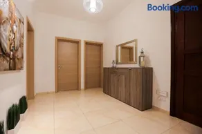 Valletta Triton Apartment - Image 3