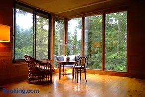 Warm Spacious Forest Chalet & Private Onsen - Image 2