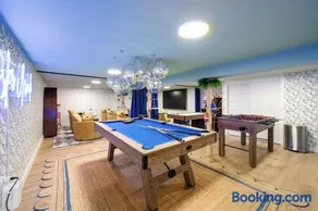 Pool, Hot Tub, Pickleball, Games, Movies, Playroom, Pets OK - Image 1