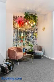 6Rooms - Image 1