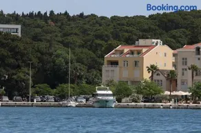 Makarska City Bay Studios - Image 1