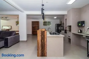 MARAVILHOSA CASA A MENOS DE 50m DA PRAIA - Image 3