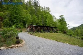 The Outdoor Inn - Image 1
