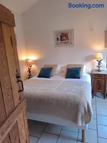 Chambres d hotes near Mâcon with secure Parking - Image 2