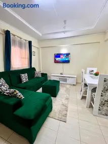 Luxe suite 2 bedroom - Image 2
