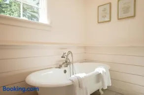 1830's Large 4BR in Heart of Acadia! [Somes Villa] - Image 4