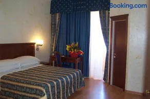 Hotel Alexander Resort - Image 1