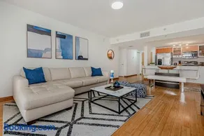 Lovely condo with city & ocean views. Sleep up to 6 people! - Image 3