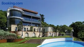 Villa via Lapis - Panoramablick über Dresden - Garten - Pool - Sauna - Luxus - Image 1
