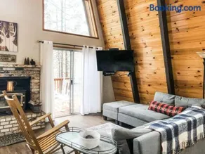 Summer Escape Chalet with Pool Access in BLS - Image 1