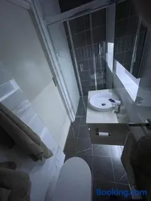 Guest House - Self Contained - Image 2