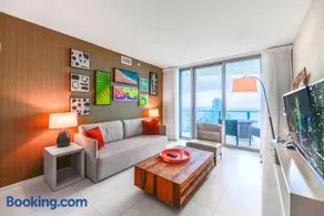 Modern Beachside Condo W Ocean Views - Image 1