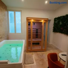 T2 Cosy Spa & Sauna - Image 2