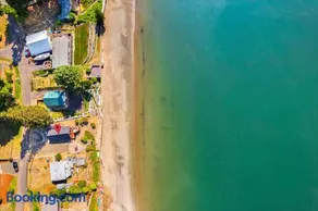 Beautifully Remodeled Beach Front A-Frame - Image 1