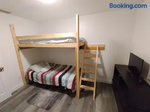 Airport PIE Hostel - Image 4