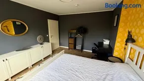 Modernes privates Gästezimmer in Hannover mit eigenem Bad & Terrassen Nutzung in Wohnung - Image 4