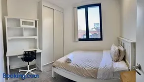 Burwood 2Br Lovely Apt Near Train - Image 2