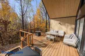 Onyx - Spa Fire Pit and Forest View - Domaine du Grand Portneuf - Image 1