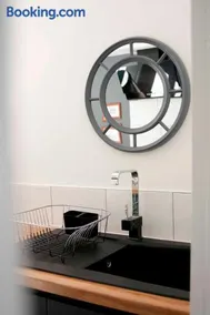 Chandos Apartments - Image 4