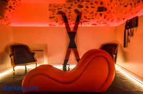 NOUVEAU - LUXURE - Secret Suite - JACUZZI - Image 1