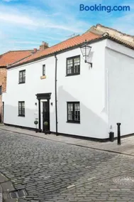 The Malt House, Howden - Image 1