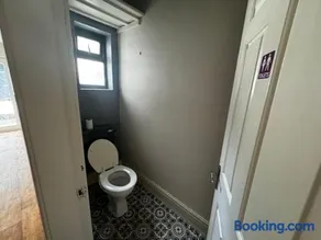 Double-Bedroom C1 Manchester Close To Bolton Centre - Image 5