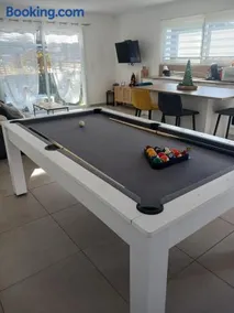 Villa Moderne de plain pied avec Billard, Jardin, Barbecue & Wifi - Image 2
