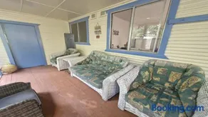 Beachside Bungalow - Image 3