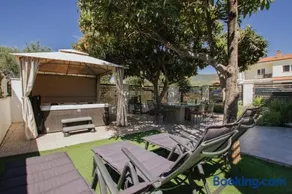 Green Apartment - Image 4