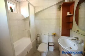 Joleks Apartments - Image 3