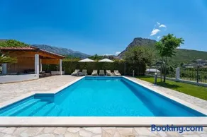 Apartman Lucija with private pool - Image 2