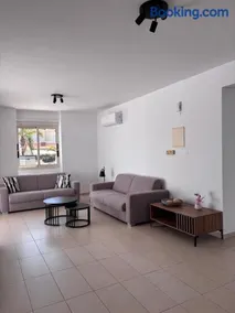 Coastal Breeze Beach Villa 26 - Image 4