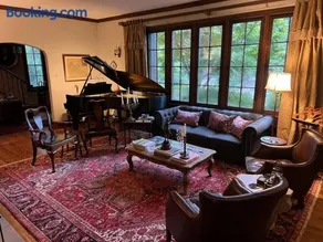 Luxury and Old World Charm in Historic Midtown - Image 2