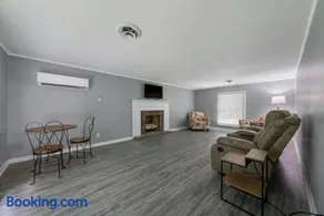 Stylish Modern and Spacious Unit in Glasgow - Image 1