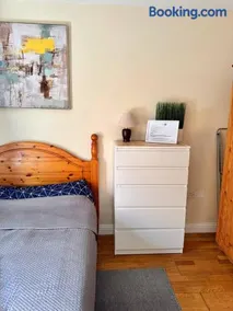 lovely bedroom in Newbridge - Image 4