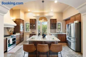 Desert Estate with Pool Casita Pickleball & Views - Image 4