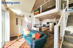 Ocean View! Charming Home with Loft, Sleeps 6! Dog Friendly! - Image 1