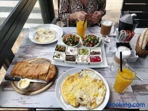 تاج عكا Taj Akko - Image 1