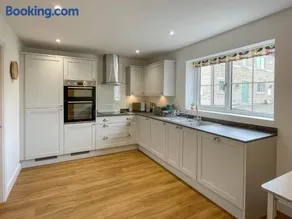 Bay Tree House - Image 4