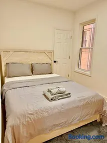 Spacious 3BR Apartment - 12min Newark Airport -Near NYC & Malls - Image 5