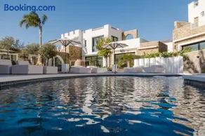 MiFlow Hotel Villas & Suites - Image 3