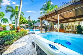 Chique Pool and Tiki Resort - Image 3