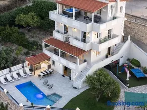 Luxurious Villa Kirianna - Private Pool, Jacuzzi, Sauna, & Gym - 13km to Rethymno center - Image 1