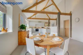 2 Bed in East Ruston oc-2006 - Image 3