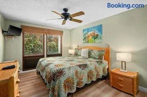 1Br 1Ba Kahala Tropical Dream, Pool, Garden View 513 - Image 4