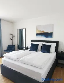 Design Apartment with Balcony - Munich Pasing - Image 1