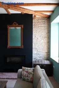 Cornanure - Characterful Studio in the Heart of the Medieval Town - Image 2